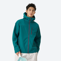 
                  
                    Women's softshell jacket with warm lining - close-up details of fleece lining and technical features
                  
                