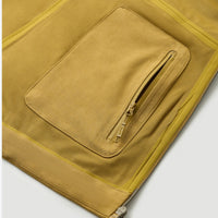
                  
                    Men's waterproof softshell jacket - close-up details of seamless construction, for rain and wind protection
                  
                