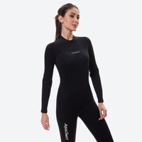 
                  
                    Men's and women's full neoprene wetsuit - women's black wetsuit views, on-model back view, for surfing and bodyboarding
                  
                